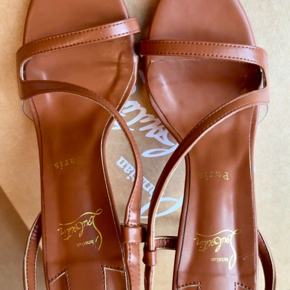 Louboutin sz 40 Heels Tan Sandals
